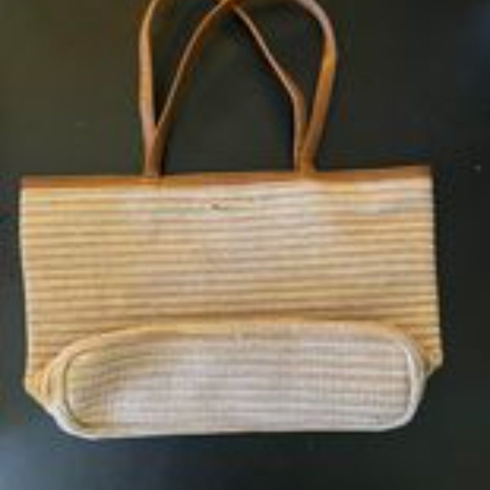 Purses - Picture 2 of 3